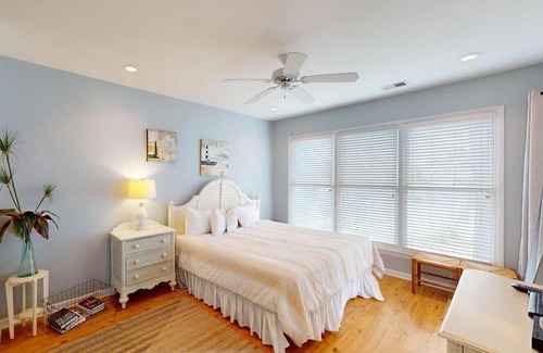 Litchfield by the Sea Villa | Relaxing Retreat by the Lake Pool & Resort Perks