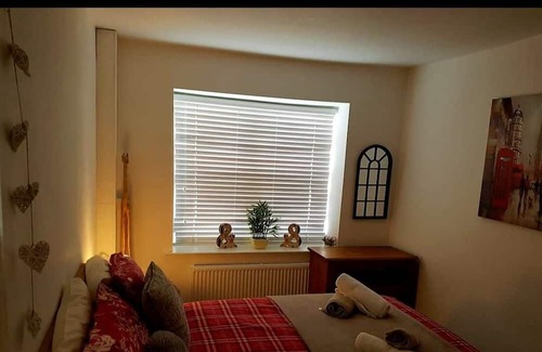 Aberystwyth Apartment | LUXURY DOUBLE ROOM WITH ENSUITE IN THE HEART OF ABERYSTWYTH