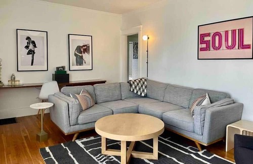 East Hill House | *FRESH New Reno*Near HOTspots & Downtown/Fire-pit+