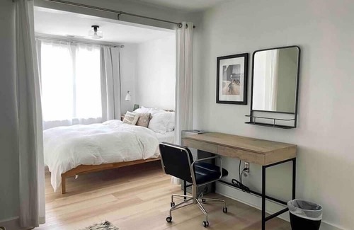 East Hill House | >NEW RENO< CHIC & COZY Loft- Near Downtown & HotSpots/ Bocce & fire pit!