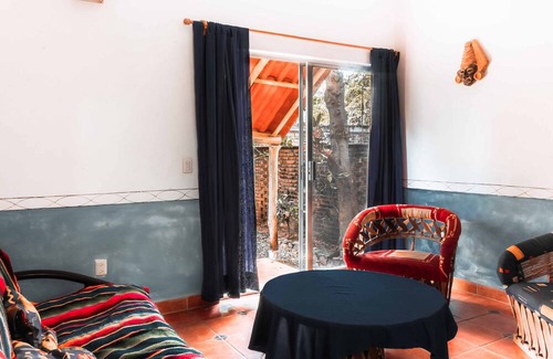 La Manzanilla Apartment | Jardines Tropicales - 3 blocks from the beach