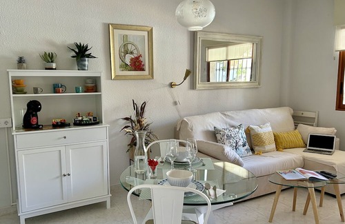 Denia Apartment | Apartment El Patio tus vacaciones en Denia with Pool, Wi-Fi, A/C, Terrace & Garden