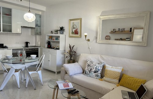 Denia Apartment | Apartment El Patio tus vacaciones en Denia with Pool, Wi-Fi, A/C, Terrace & Garden