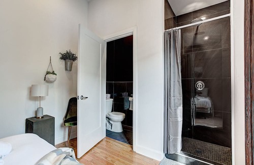 Quartier des Spectacles Apartment | Pinterest featured-|Walk Everywhere| Heart of DT