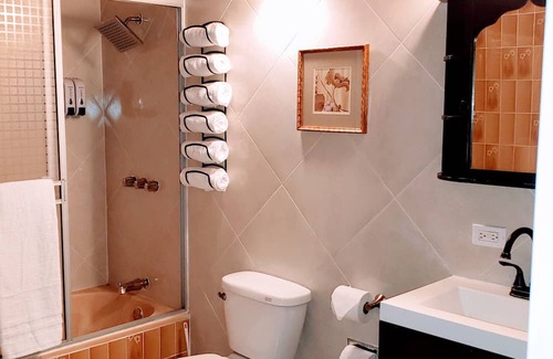 Nueva Ensenada House | Modern renovations. Fast Wi-fi. Beach, food, nightlife & market access w/in 3 km