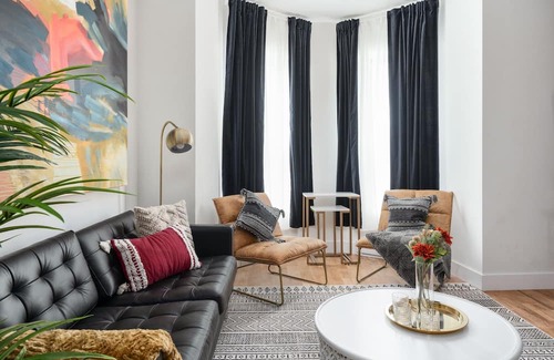 Outremont Apartment | Classy and Elegant 3bedrooms Heart of Mile end