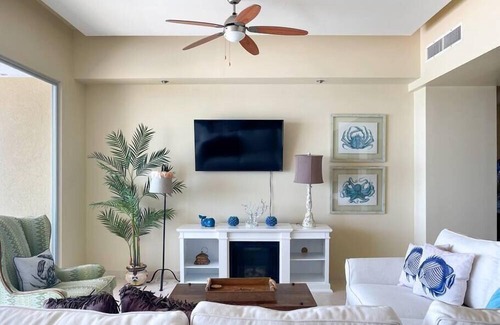 Puerto Penasco Condo | Oceanfront Gem with Pools & Private Beach