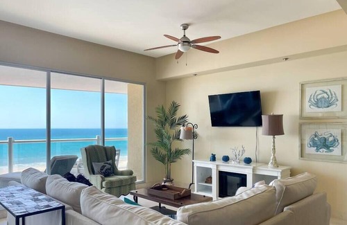 Puerto Penasco Condo | Oceanfront Gem with Pools & Private Beach