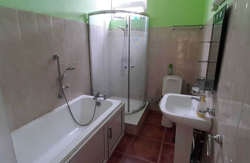 Pointe Aux Sables Apartment | Homerez - Beautiful appartement 1 km away from the beach for 6 ppl. with jacuzzi