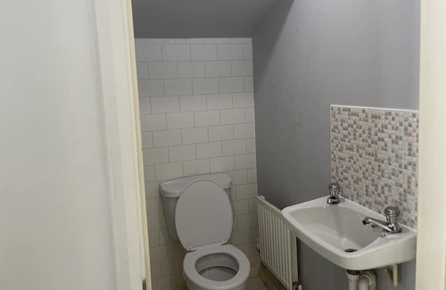 Alvaston House | Apartment in Derby by Leecroft Cosy Stays
