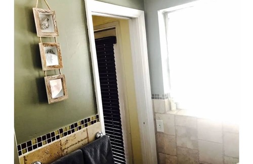 North Corals Apartment | Studio w/ Private Entry Access, beach nearby