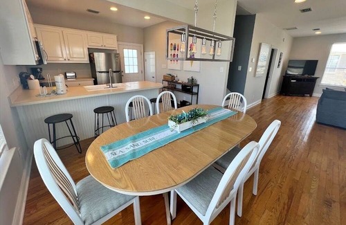 Morgantown House | Morgantown Private Home w/ Pool & Easy Beach Access
