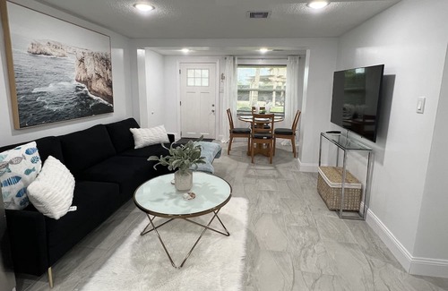 Volusia County Apartment | Palms & Paradise