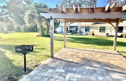 Volusia County Apartment | Palms & Paradise