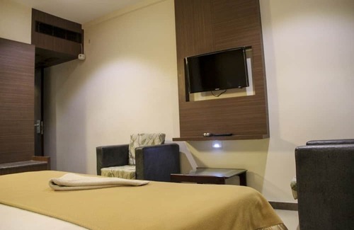 Madurai Main House | Calm Stay West Tower Of Meenakshi Amman Temple