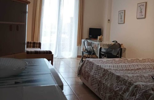 Porticato Apartment | Cozy Studio Apartment Between Giardini Naxos and Taormina