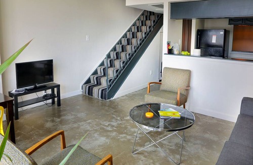 Downtown Austin Apartment | The Littlefields by Lodgewell | 2-Story Loft | B4