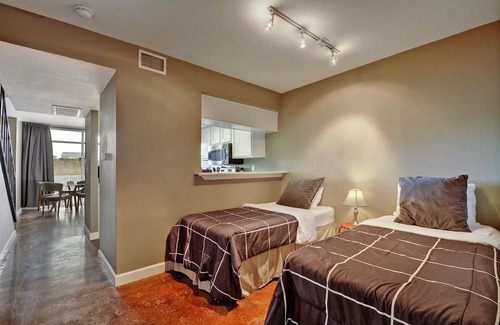 Civic District Apartment | The Littlefields by Lodgewell | Updated Loft | B5