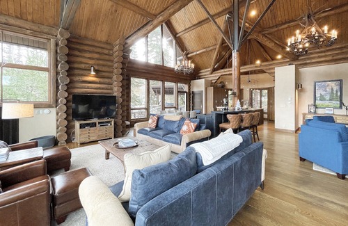 Mountain Village House | ALPEN RIDGE- Elevated Luxury Estate with Slopeside Views and Access