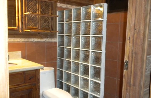 Uvita Cabin | Great views of Ocean and Jungle, Lots of Wildlife, Private Beach Club.....Wi-Fi!