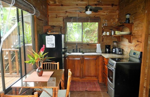 Uvita Cabin | Great views of Ocean and Jungle, Lots of Wildlife, Private Beach Club.....Wi-Fi!