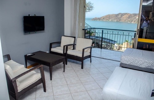 El Rodadero Apartment | Apartment with sea views