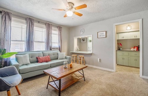 Central Oklahoma City Apartment | Cozy & Comfy - Few blocks away from Plaza District