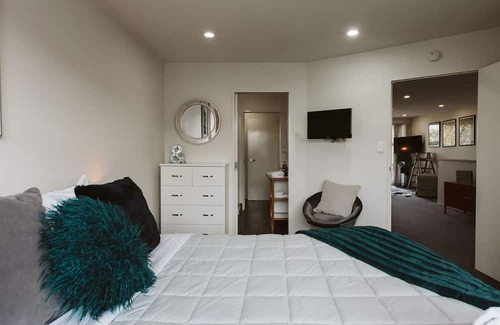 Rewa Apartment | THE LOFT NO3 CONVENIENT IN STRANDON