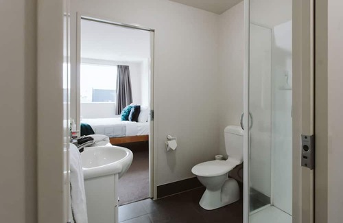 Rewa Apartment | THE LOFT NO3 CONVENIENT IN STRANDON