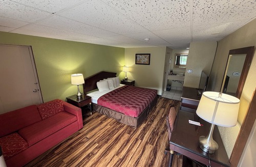 Derrick City Hotel | Kiteville Bradford