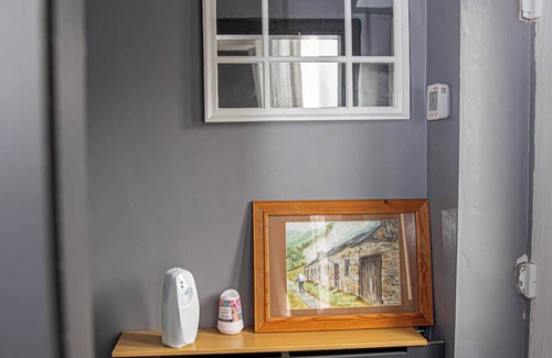 Droylsden House | Home in Manchester Near Etihad Stadium - Parking