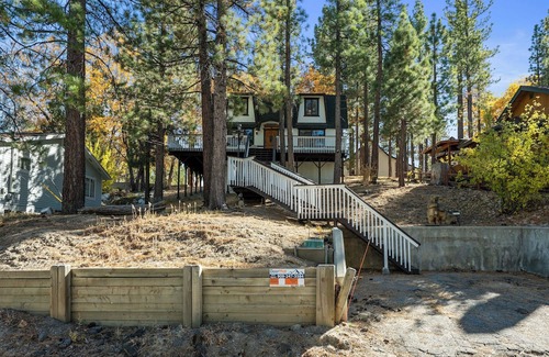 Fox Farm House | The Mountain Treehouse