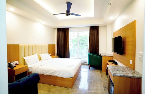 Greater Noida Hotel | Royal Raven Hotel And Banquet