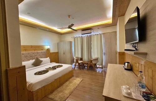 Chail Hotel | The Chail Pine Orchard Resort