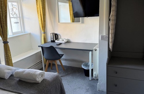 Sherborne Bed & Breakfast | The Britannia Inn