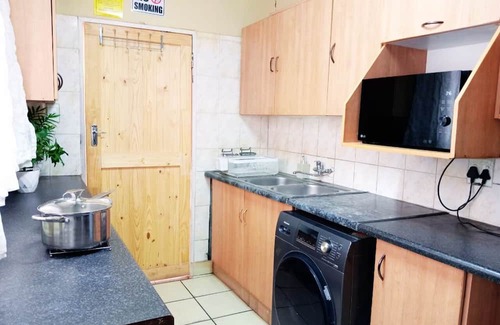 Krugersdorp House | Budget Stays At Olivia Pines Guesthouse