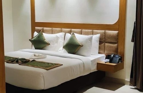 Berhampore Hotel | Hotel Green View