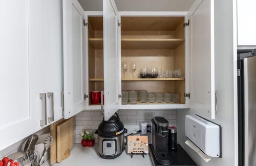 North Decatur Apartment | Midtown Luxepad 1b1b Rooftop Lounge Pool Gym Xbox