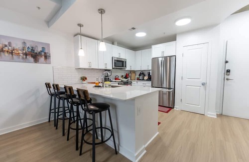 North Decatur Apartment | Midtown Luxepad 1b1b Rooftop Lounge Pool Gym Xbox