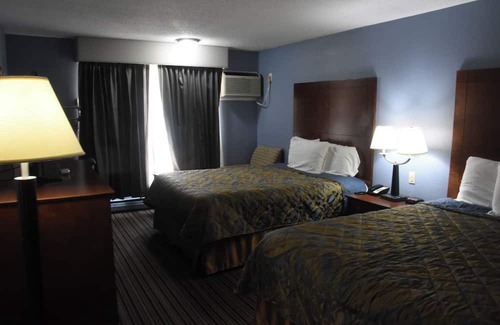 Clinton Hotel | Timber Motel