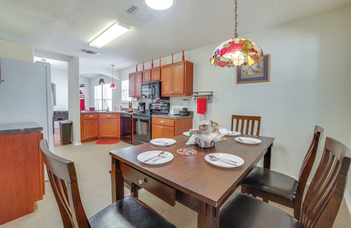 North San Antonio - SAT Cottage | San Antonio Area Home w/Deck, 14 Mi to Dtwn!