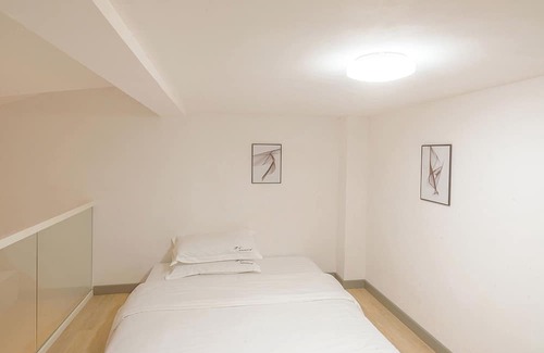 Emeishan House | Room-heinemann Hotel Loft Suite With two