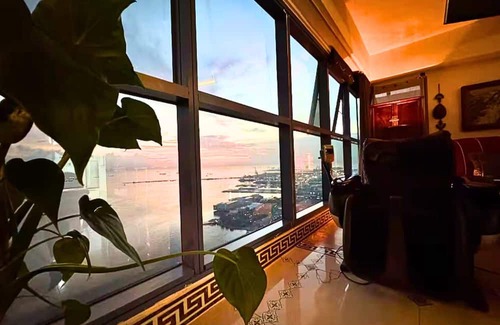 Ermita Resort | Sea Family Room in Front of US Embassy