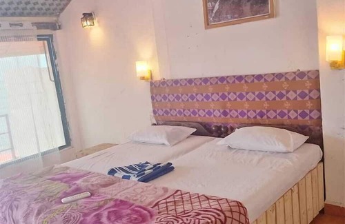 Arambol Hotel | Honey Guest House Restaurant