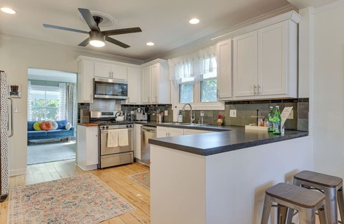 Forest Park Cottage | Classic Forest Park Foursquare < 1 Mi to Blue Line
