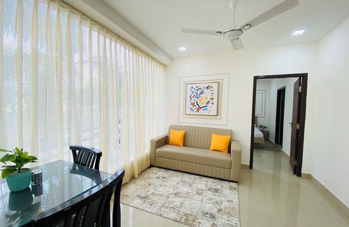 Sector 14 Hotel | MOZO Banquet and Conference Hall Gurgaon