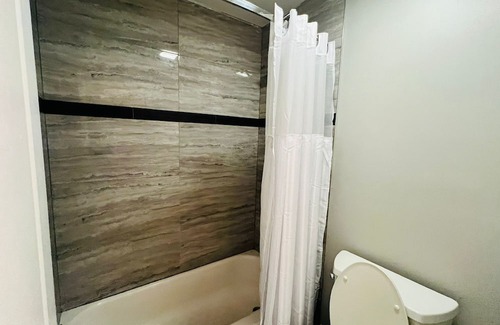 Merrillville Hotel | Economy Inn By Townhouse Merrillville US 30