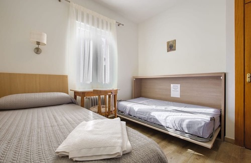 Pozuelo de Alarcon Hotel | Cristo rey Pozuelo