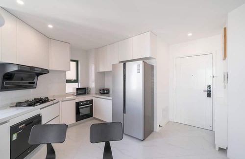 Xujiahui Bed & Breakfast | Tyms 3BR 2BA Apt Novel Garden Metro