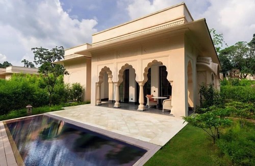 Chhatarpur Hotel | The Oberoi Rajgarh Palace, Khajuraho